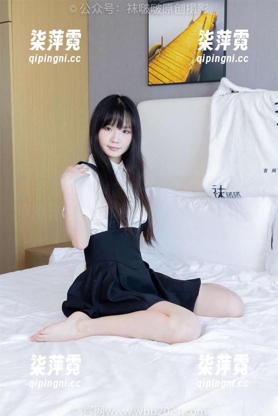 BoBoSocks袜啵啵-小甜豆 BoBoSocks袜啵啵 - 作品集收录了这神奇的三双板鞋,没想到小甜豆这么会搭配。