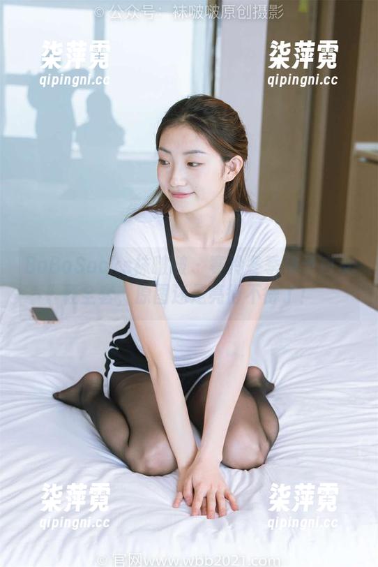 BoBoSocks袜啵啵-稚予 BoBoSocks袜啵啵 - 寒冷冬季稚予白皮鞋全套,原图还是亮得不得了!