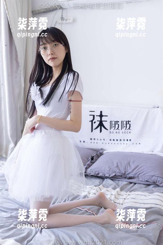 BoBoSocks袜啵啵 - 菠萝、帆布鞋、在线拍照，这组合你一定没见过！