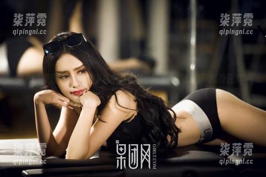 GIRLT果团网 - 写真图包中的蜜桃Q妹儿，‘秘密’藏得还真不错！