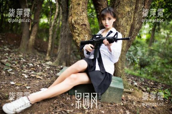 GIRLT果团网-陈雅漫 GIRLT果团网 - 可爱又慵懒的陈雅漫,原图里的毛衣真难以抗拒