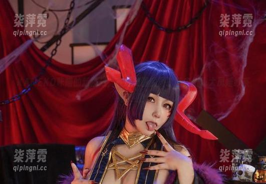 KANEKO咔喵 KANEKO咔喵的新挑战,在线美图的同时脑内出现大凤婚纱系列灵感!
