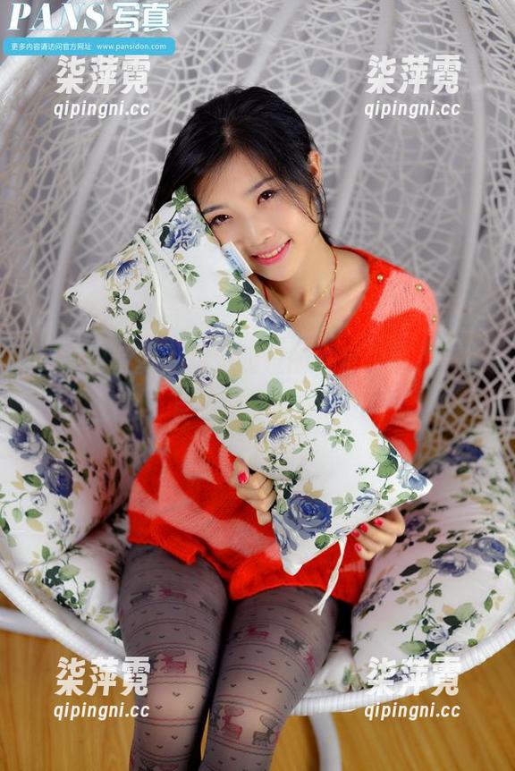 PANS写真 - 你没见过的维尼棉袜，原图里的微妙夸张。