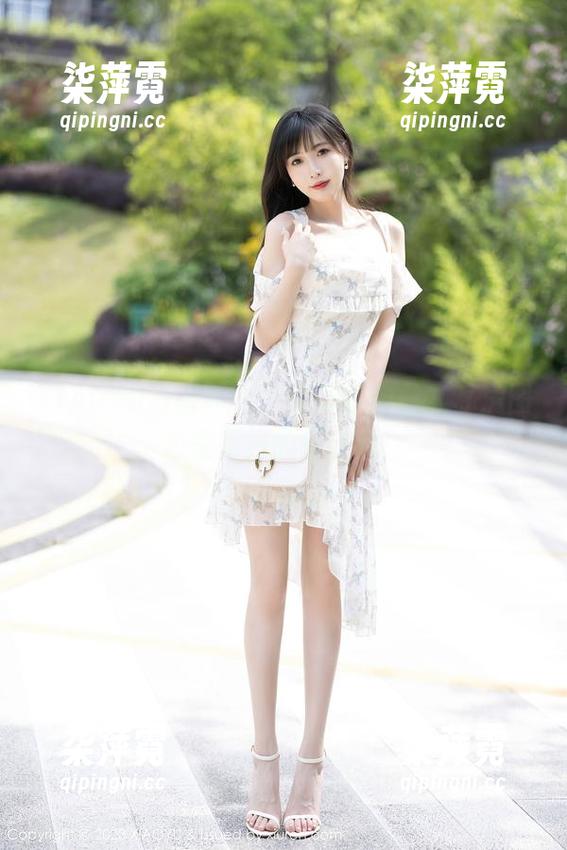 XIAOYU语画界 - 奈沐子的白丝，私房图包里隐约的俏皮风！