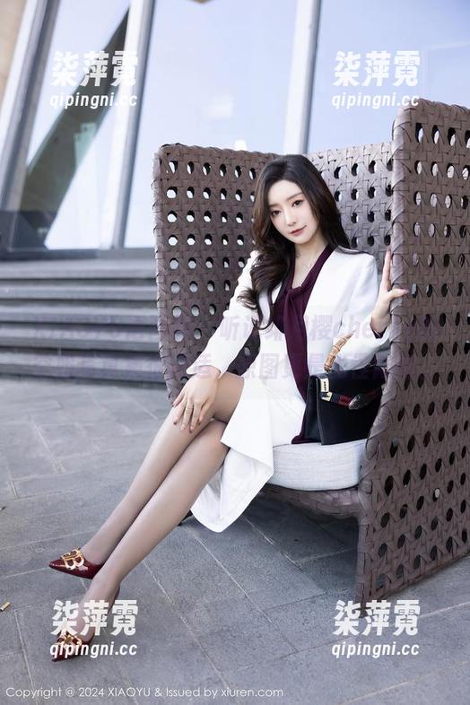 XIAOYU语画界-绯月樱cherry XIAOYU语画界 - 听说绯月樱cherry的空姐写真集很闲适,原图更是光怪陆离。