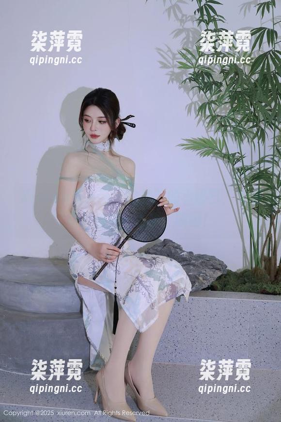 Xiuren秀人网 - 白裙下的小热巴，免费照片值得一看哦，嘿嘿！