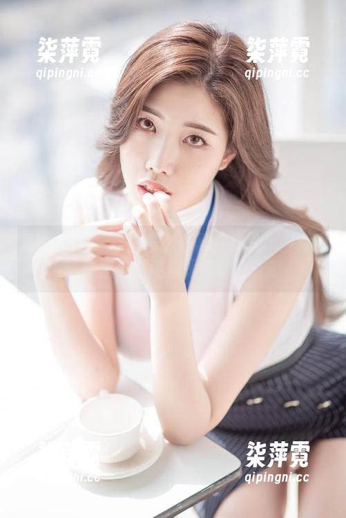 看Yebin(전예빈)怎么在忍与放纵之间游走，原图中满满都是对比的乐趣