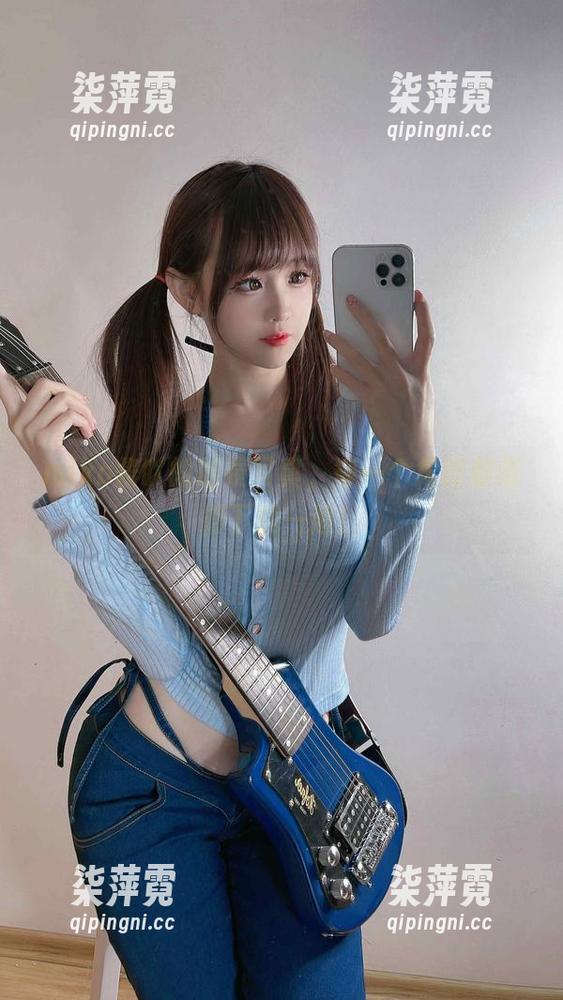 miko酱吖 miko酱吖的眼镜写真,每一个角度都值得下载一遍!