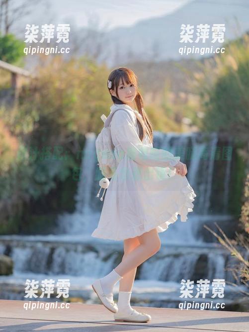 蜜汁搭配：nagesa魔物喵的美腿高清图包，腿毛也想出镜！