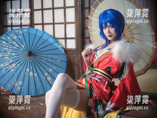一米八的大梨子的私房图集：在思念的苦海中畅游！
