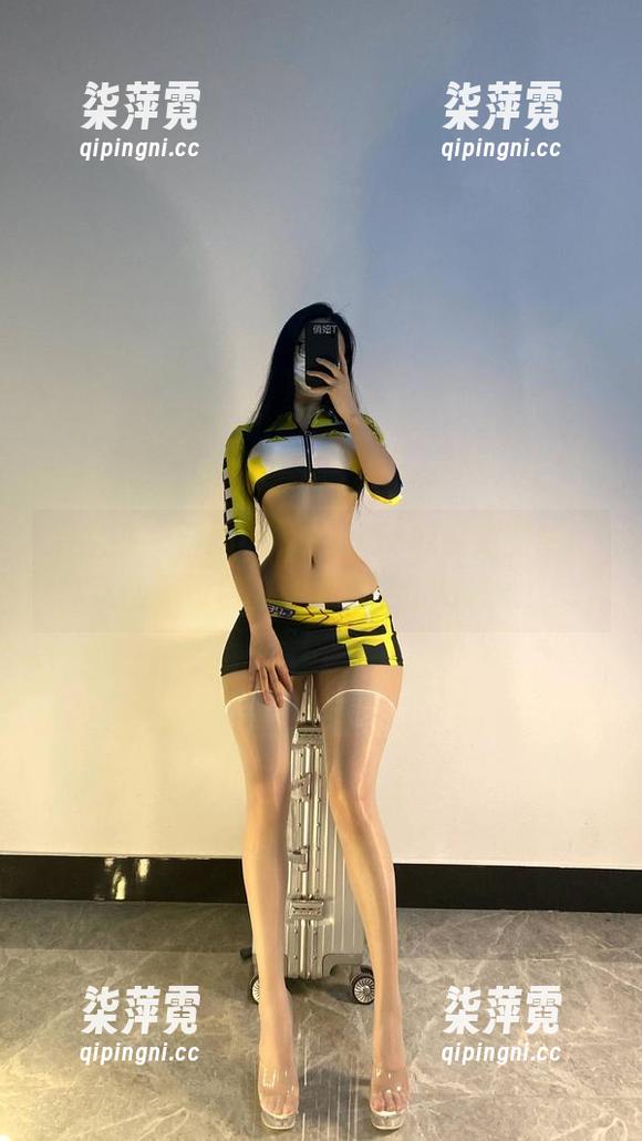 微密圈 - 俏妞qiaoniu66的私拍图包：这回的粉色瑜伽裤超乎你的想象！