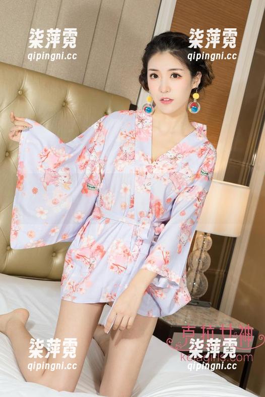 克拉女神-小芹 克拉女神 - 透过粉色视角看小芹,高清写真留白的美好会让你想要更多。