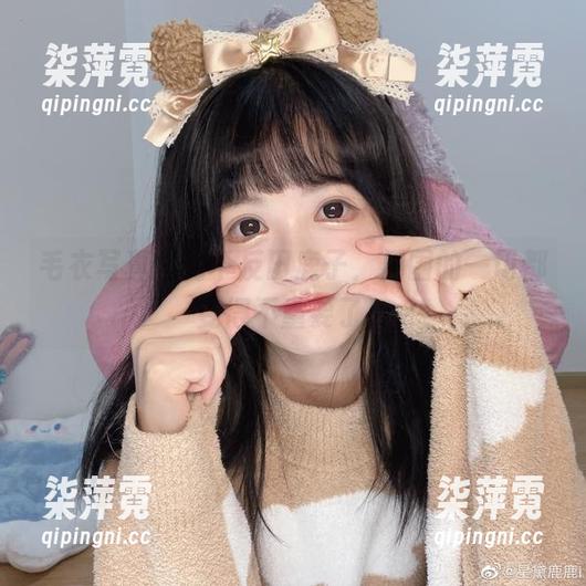 千反田鹿子 毛衣写真里的千反田鹿子,周围的一切都变得不重要了。