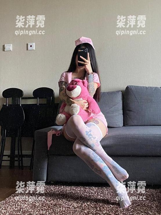微密圈 - 给谁看的图集？卡通百科老王的拍照技术尴尬得令人心疼