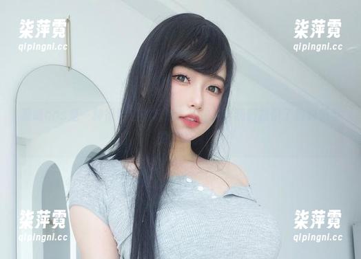 女主K 眼镜cos是一种很特别的味道,女主K给我们提供了绝对值当的资源。