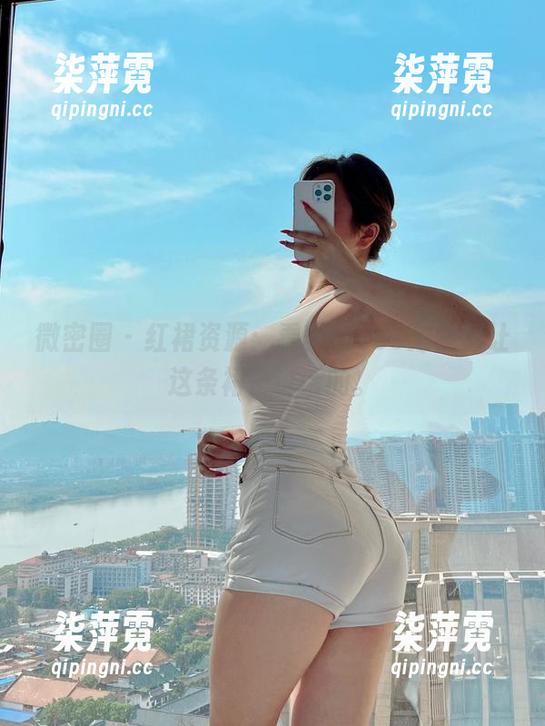 微密圈 - 红裙资源：看安妮yoo是如何让这条裙子说话的。