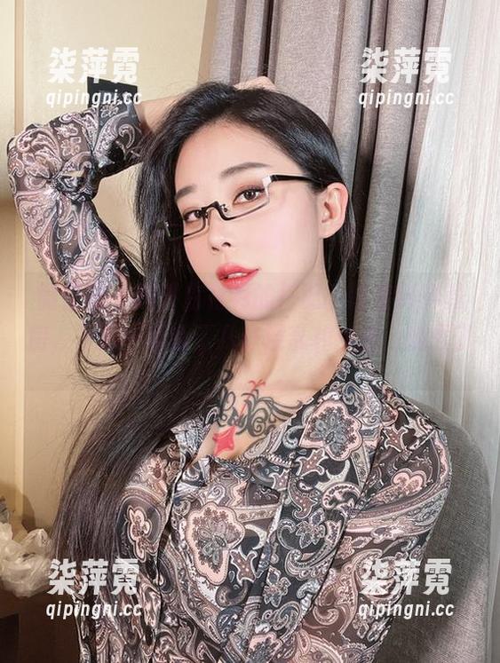 张老师 微密圈 - 这件白衬衫的搭配,张老师的私房,无形中增添了几许混乱和迷惑,爱死了。
