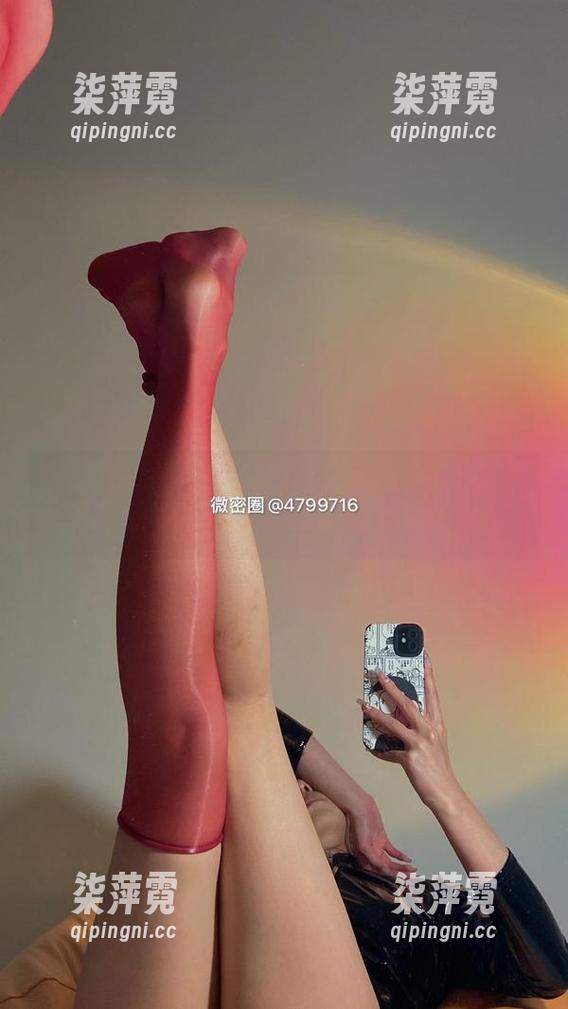 微密圈 - 徐绾绾yyyy的皮衣合集，看了让人有种想要拥有的冲动。