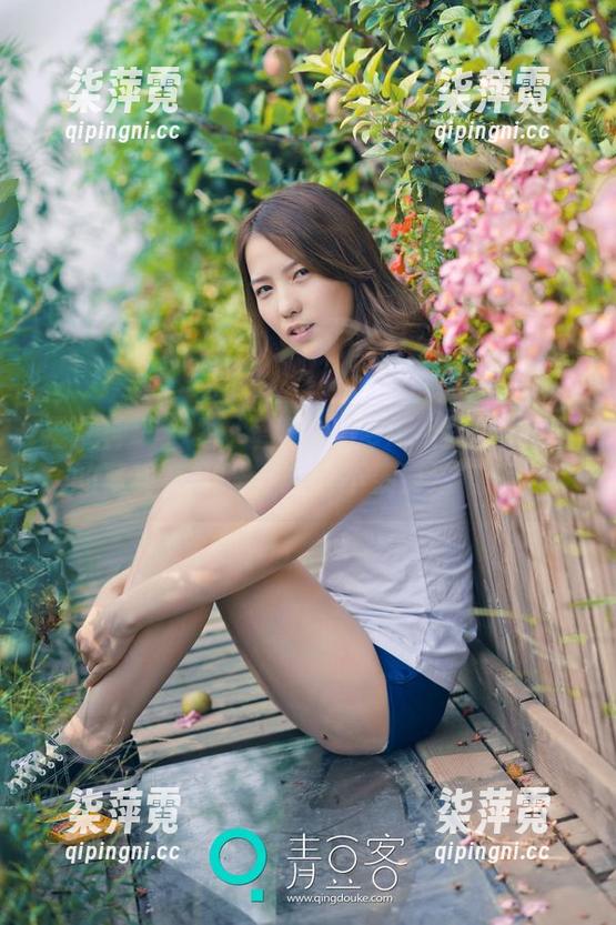 推女神-Kiren_程程程 推女神 - 一家人查看Kiren_程程程和服的写真,妈呀,谁能不羡慕这气质?