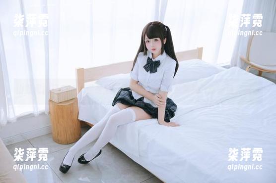 山野间的日奈娇，真是个懒洋洋的午后，私房图片里的自在感。