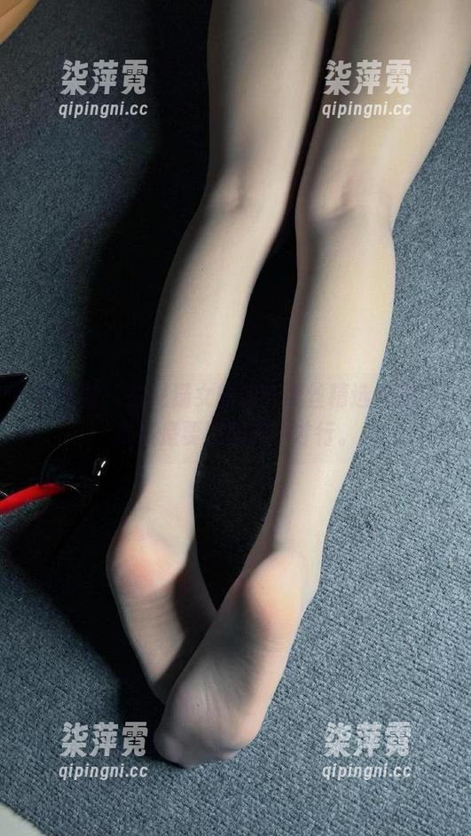 白龙猫女 微密圈 - 白龙猫女的油光黑丝精选套图,果然是要深醉其中才行。
