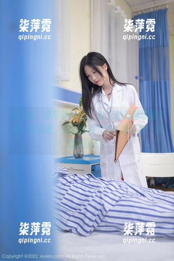 秀人网-夏可馨amii 秀人网 - 夏可馨amii,秋天的定制制服作品,只想说,你的校园气息扑面而来,我想折回去!