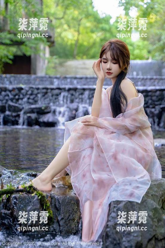 秀人网 - 小Kiki的女友图包，满满都是不怕真相的无圣光