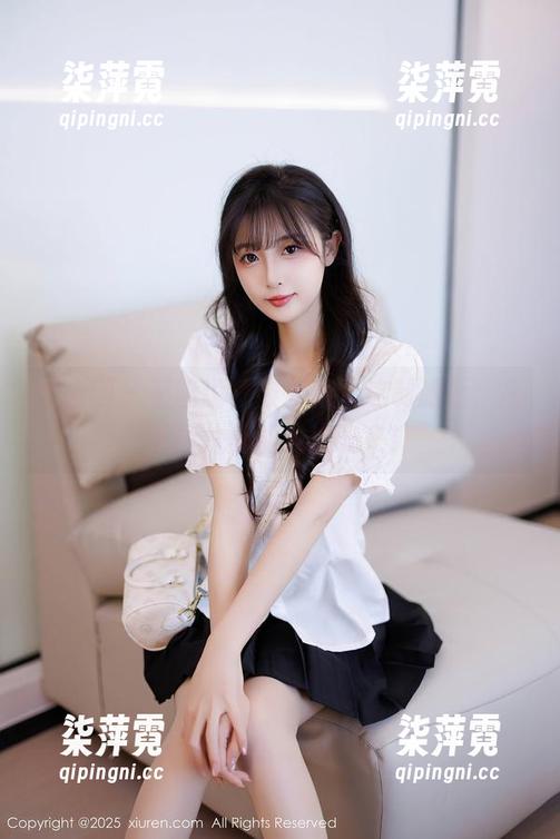 秀人网-筱慧 秀人网 - 不瞎说,筱慧穿上这制服后,高清图片都能发出光来!