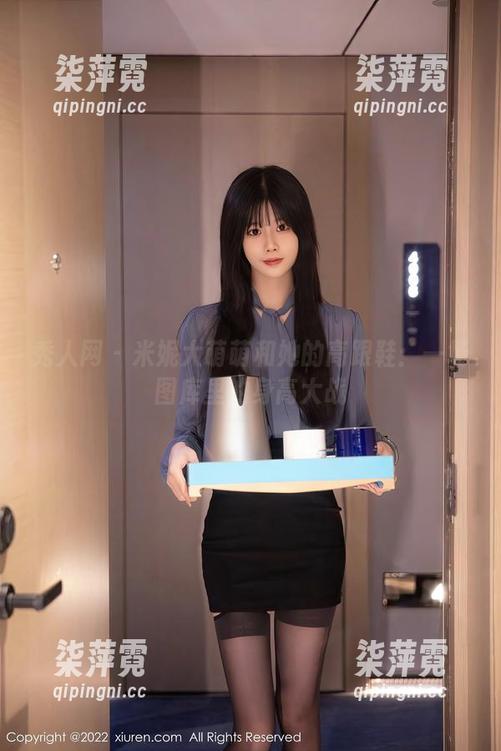 秀人网-米妮大萌萌 秀人网 - 米妮大萌萌和她的高跟鞋:一场图库里的身高大战