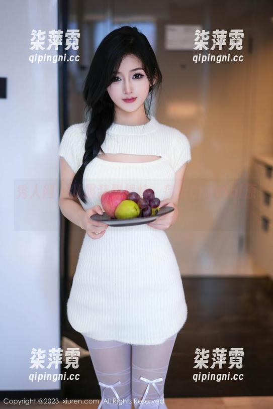 秀人网 - 从服装到情绪：荡漾Crystal原图中的制服灵魂