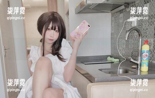 贞子蜜桃的美图带你扑面而来，这身宫坂珠希的泳装…哦，真是诱惑难挡啊。