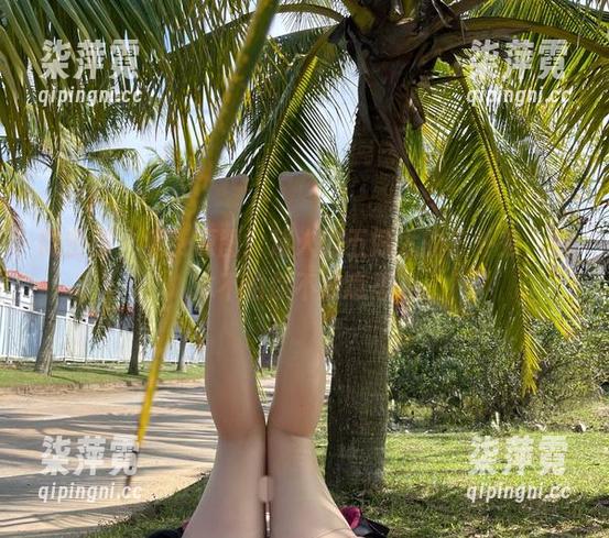 微密圈 - 免费原图！迷人的五姨太的户外秀，根本不怕你不好意思。