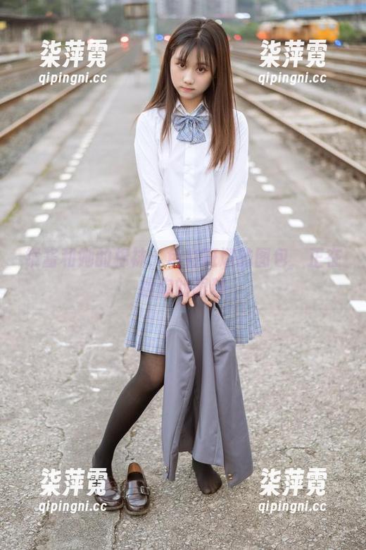 镜酱 镜酱和她的棉袜:色彩斑斓的图包,正在撩你的眼球