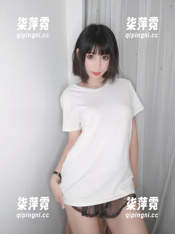 当雯粥粥i遇上丝袜：一场图集里的粉色梦