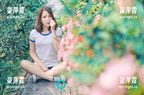 青豆客 - 收好这张潇同学的礼服照片，免费福利！说不定有意外的火花哦～