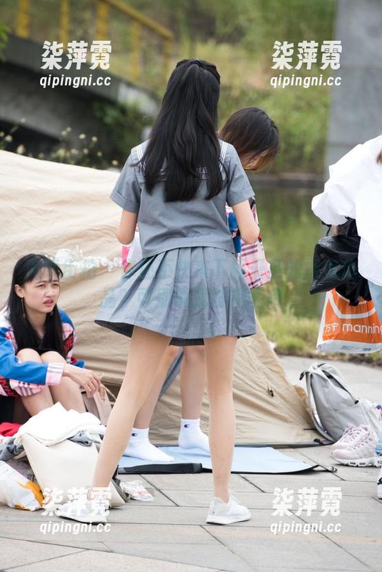魔镜街拍-曼曼 魔镜街拍 - 你还不快来下载曼曼的浴室作品?可别说我没提醒哦