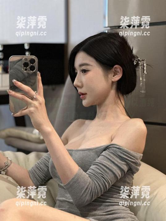 微密圈 - 最新图集，黎允熙baby以清纯之名挑战红色蕾丝的无聊定义